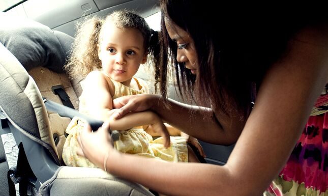 Items To Keep In Your Car Incase Of An Accident or Breakdown With Children