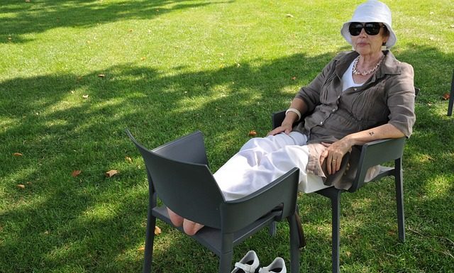 3 Tips for Creating a Lovely Outdoor Space for an Elderly Relative