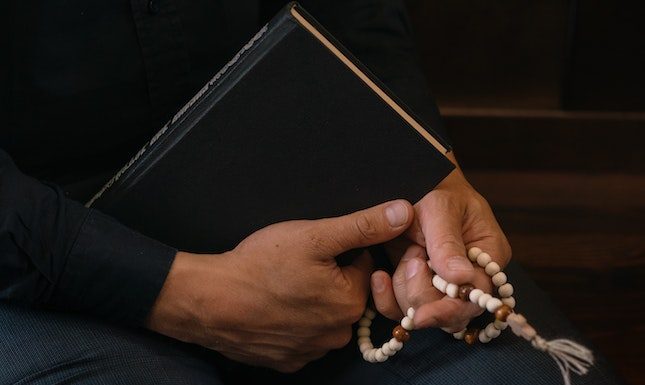 6 Good Morning Prayers to Begin Each Day With Gratitude and Faith