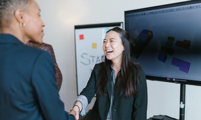 Writing A Business Pitch To Attract Angel Investors: Top Tips To Get Noticed