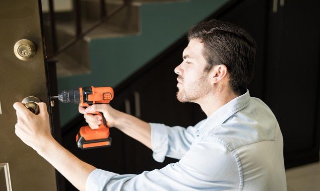 6 Steps To Take When Your Garage Door Is Breaking