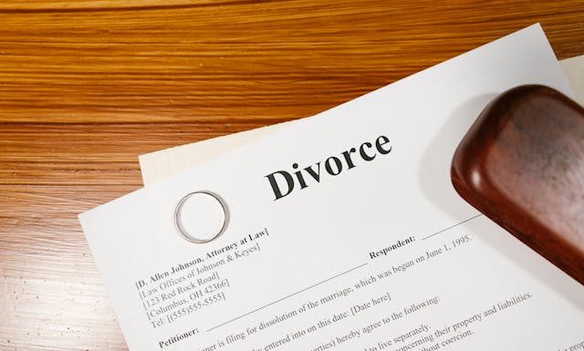 5 Factors That Complicate a Divorce Case