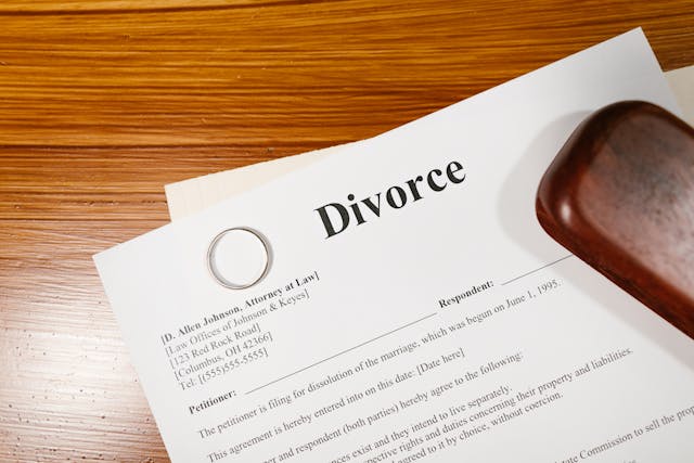 5 Factors That Complicate a Divorce Case