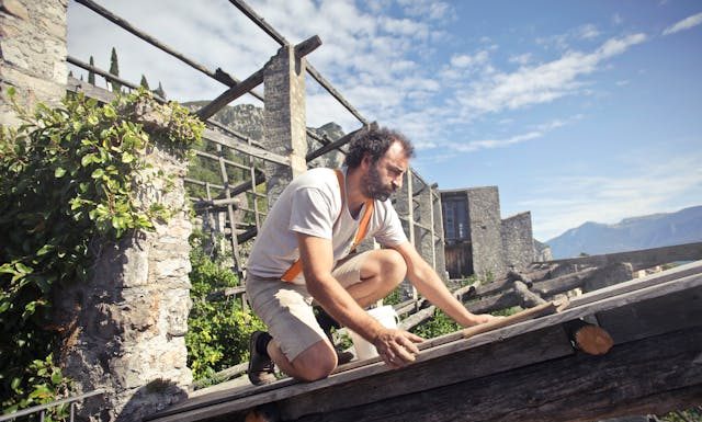 How to Tell If Your Roof Needs Repairs (Before It’s Too Late)
