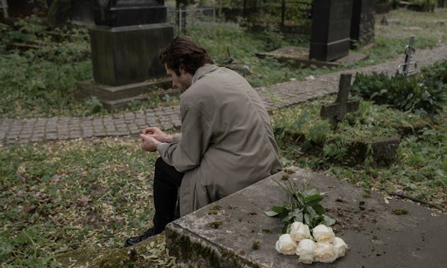 How to Choose the Perfect Headstone for Your Late Loved One