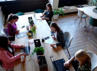 Empowering Women in B2B Sales: Proven Consulting Techniques
