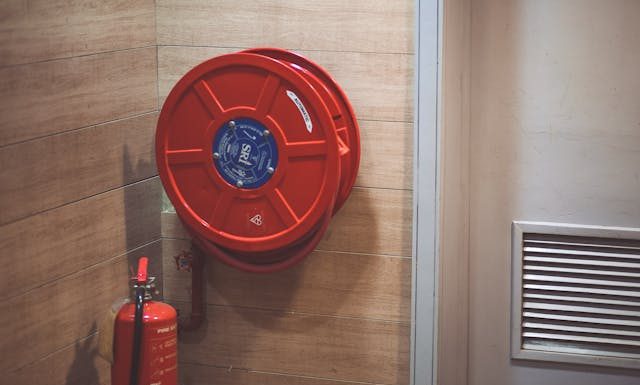 A Simple Guide to Using a Home Fire Blanket Effectively