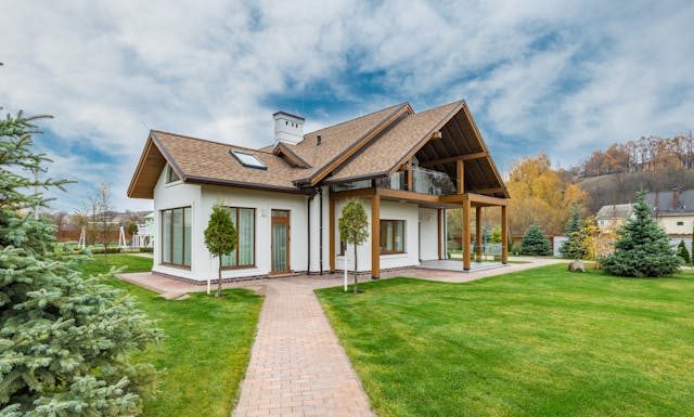 Simple Steps to Keep Your Home’s Exterior Spotless All Year Round