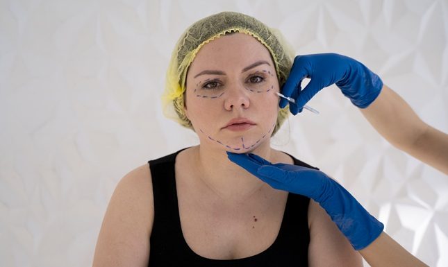 Questions to Ask Yourself to Decide if Plastic Surgery Is Right for You