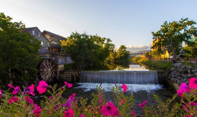 The New Way Travelers Are Blending Leisure and Connection