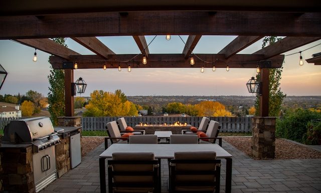 Transforming Your Pergola with Seasonal Accessory Updates