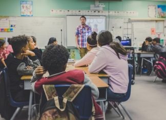 Creating Collaborative Learning Areas with Dynamic Soft Seating Choices