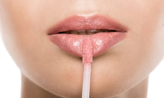 What Sets a Great Lip Gloss Apart?