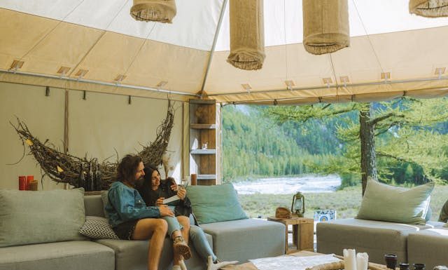 The Unique Charm of Combining Wilderness and Luxury in Getaways