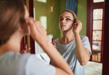 What Is the Best Way to Remove Lash Clusters Without Damage?