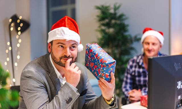 From Basecamp to Boardroom: Premium Corporate Gifts for Mountain Enthusiasts