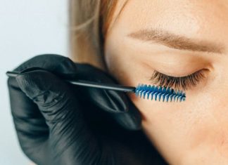 What Key Ingredients Actually Make an Eyelash Growth Serum Work?