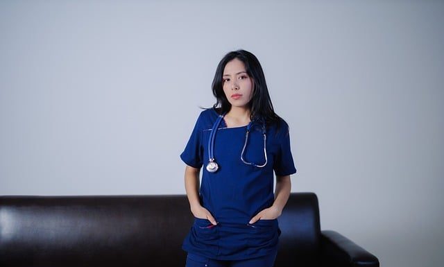 Facelift or Fillers: 5 Key Differences You Should Know Before Booking