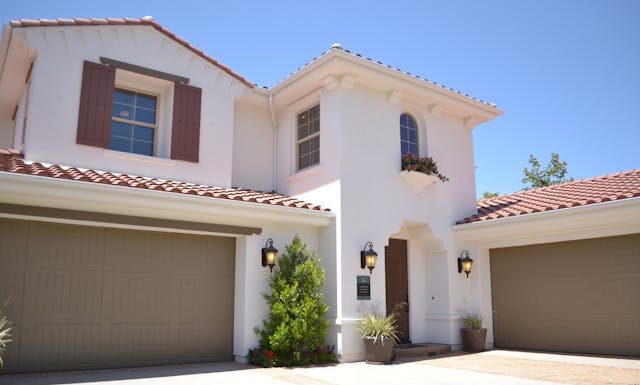 Using Aluminium Checker Plates to Build Durable Work Surfaces in Home Garages