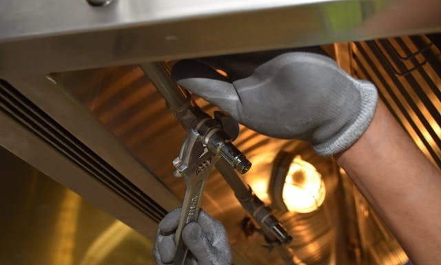 How Hiring a Local Plumber Transforms Your Plumbing Woes