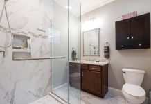 Ageless Interiors: Bathrooms That Combine Function and Elegance