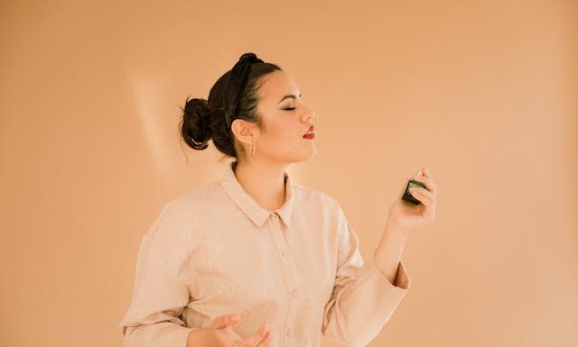 Fragrance and the Mind: Why Smells Bring Memories Back