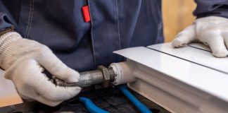 Homeowners: What to Expect When Hiring Local Plumbers