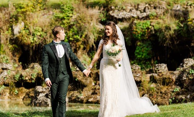 Minimalist Destination Wedding, Maximum Memories: Crafting a Clean, Modern Wedding Album