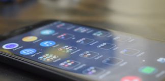 OPPO Reno15 5G: Framing Every Squad Member