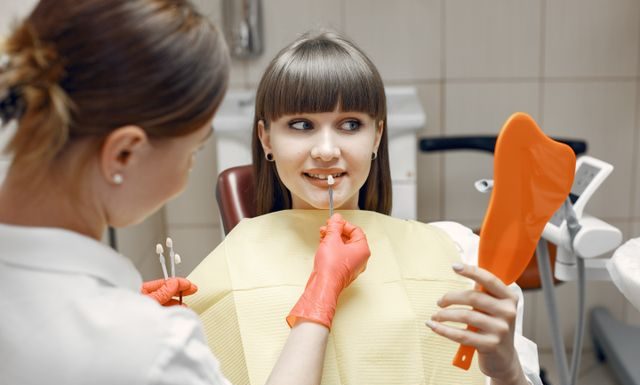 5 Crucial Things to Consider Before Your First Teeth Whitening Treatment