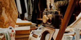 A Simple Guide to Buying Antiques at Auction